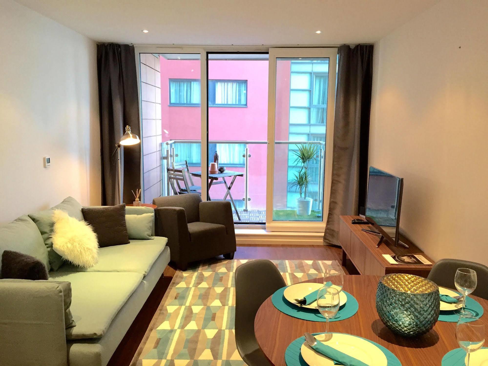 Royal Victoria Docks Apartment London Exterior photo